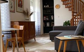 La Cuvee , Duplex A Gevrey Chambertin.